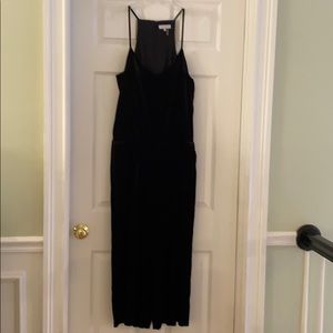 NWT black velvet jumper